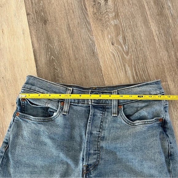 Levis Denim Jeans Size 31 with distressed knees high rise button fly light wash - Picture 5 of 12